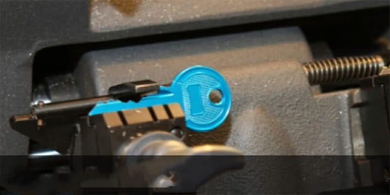 Automotive key cutting - M&N Locksmith Chicagos